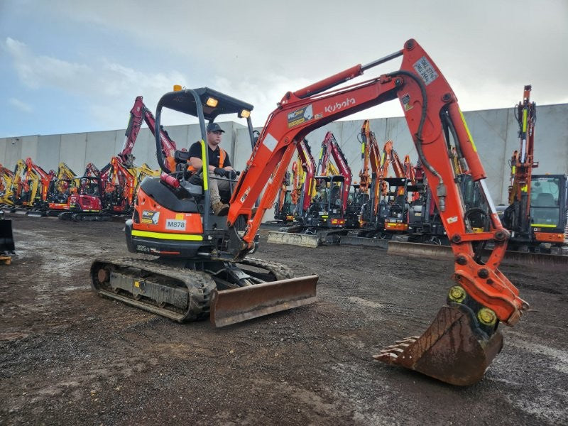 2022 KUBOTA U25 2.6T EXCAVATOR (M878) WITH HYD HITCH, BUCKETS AND 1021 HOURS