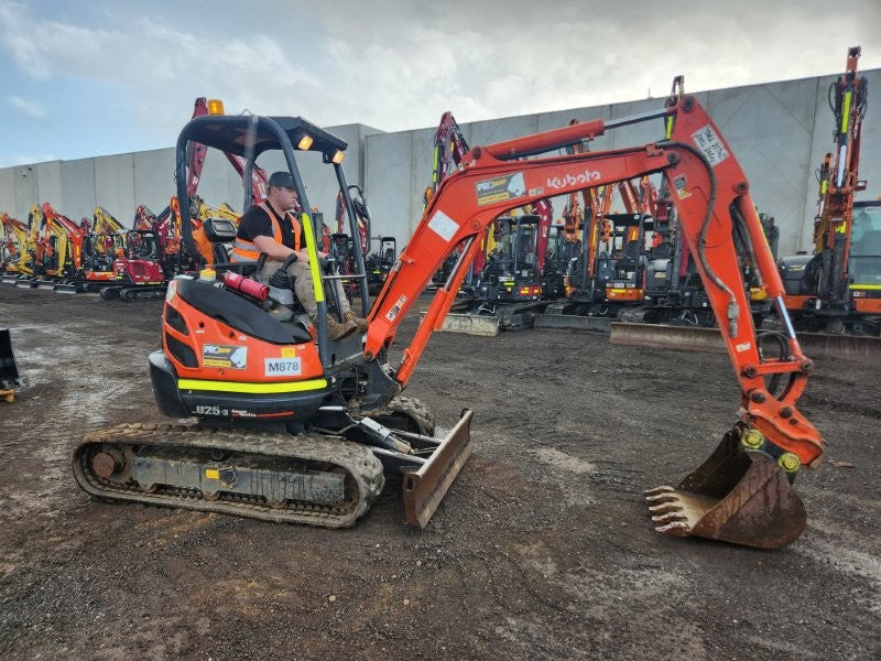 2022 KUBOTA U25 2.6T EXCAVATOR (M878) WITH HYD HITCH, BUCKETS AND 1021 HOURS