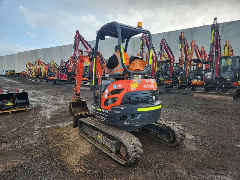 2022 KUBOTA U25 2.6T EXCAVATOR (M878) WITH HYD HITCH, BUCKETS AND 1021 HOURS