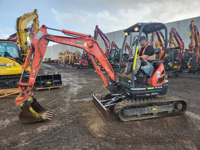 2022 KUBOTA U25 2.6T EXCAVATOR (M878) WITH HYD HITCH, BUCKETS AND 1021 HOURS