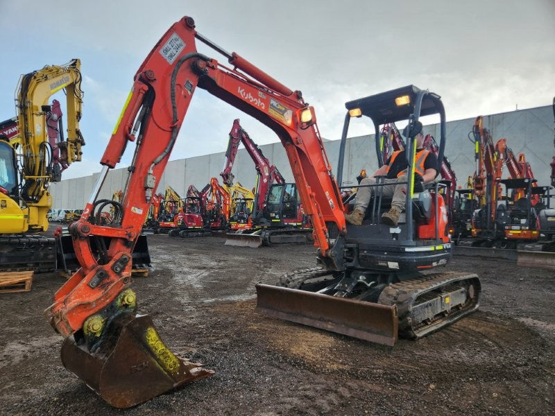 2022 KUBOTA U25 2.6T EXCAVATOR (M878) WITH HYD HITCH, BUCKETS AND 1021 HOURS