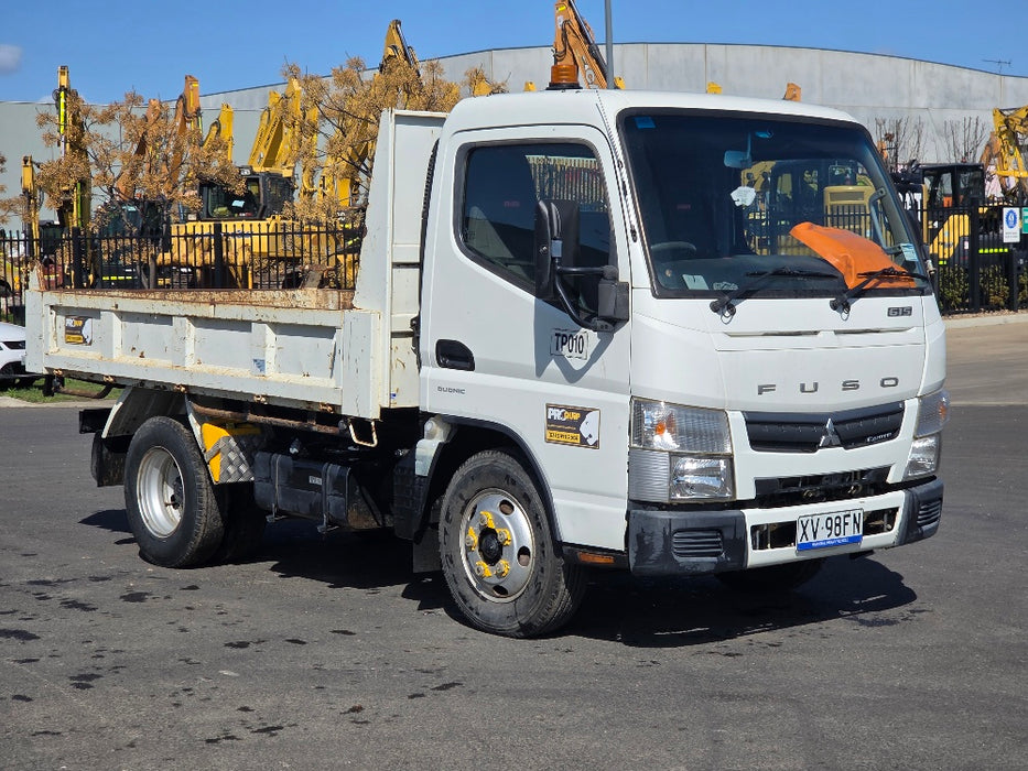 2019 FUSO CANTER 515 SWB TIPPER TRUCK (TP010) WITH 35,000 KLMS, AUTO AND CIVIL SPEC