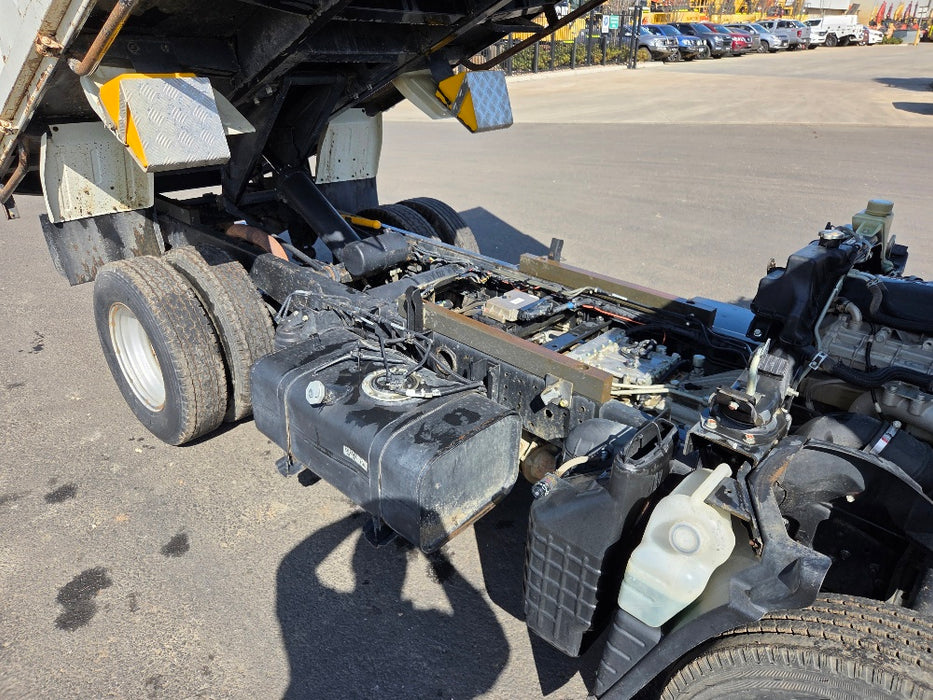 2019 FUSO CANTER 515 SWB TIPPER TRUCK (TP010) WITH 35,000 KLMS, AUTO AND CIVIL SPEC