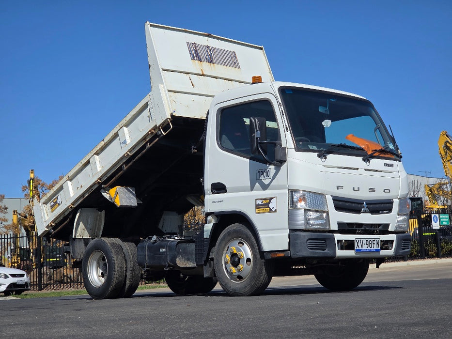 2019 FUSO CANTER 515 SWB TIPPER TRUCK (TP010) WITH 35,000 KLMS, AUTO AND CIVIL SPEC