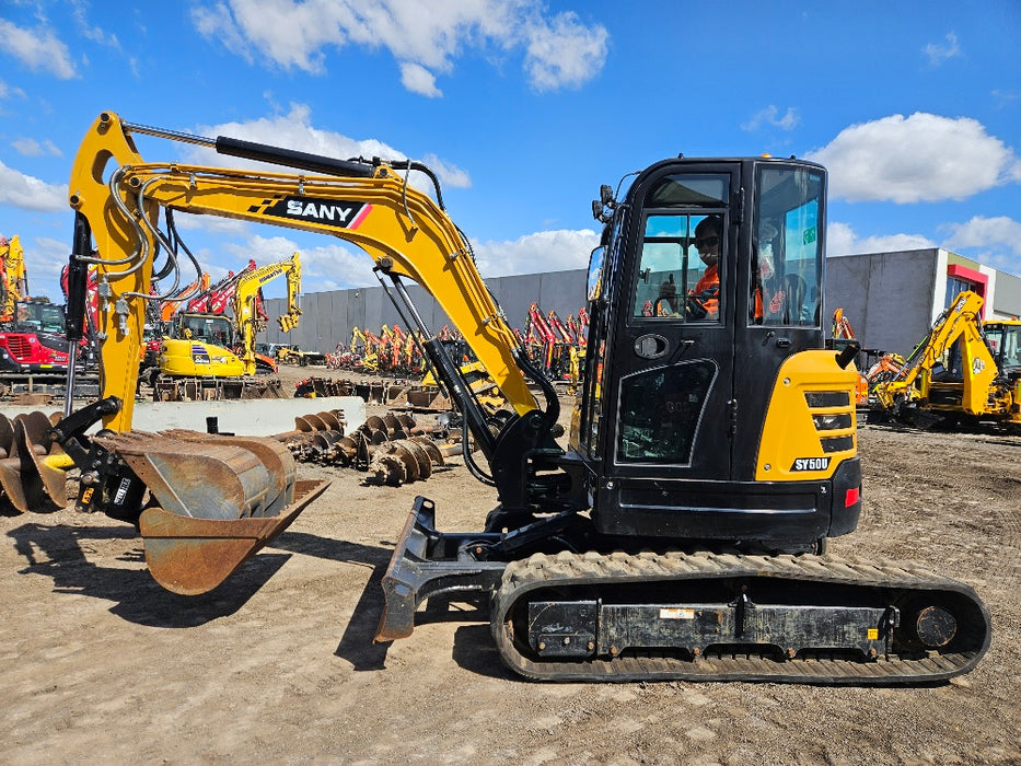 2022 SANY SY50U 5.3T EXCAVATOR WITH TILT HITCH, A/C CAB, BUCKETS AND 260 HOURS