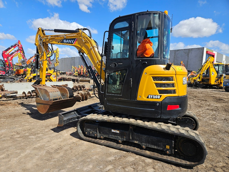 2022 SANY SY50U 5.3T EXCAVATOR WITH QC HITCH, A/C CAB, BUCKETS AND 260 HOURS