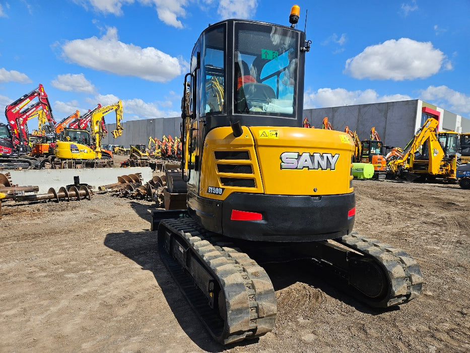 2022 SANY SY50U 5.3T EXCAVATOR WITH QC HITCH, A/C CAB, BUCKETS AND 260 HOURS