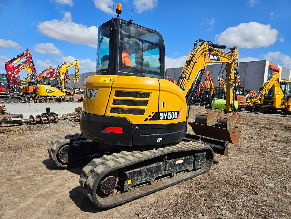 2022 SANY SY50U 5.3T EXCAVATOR WITH QC HITCH, A/C CAB, BUCKETS AND 260 HOURS