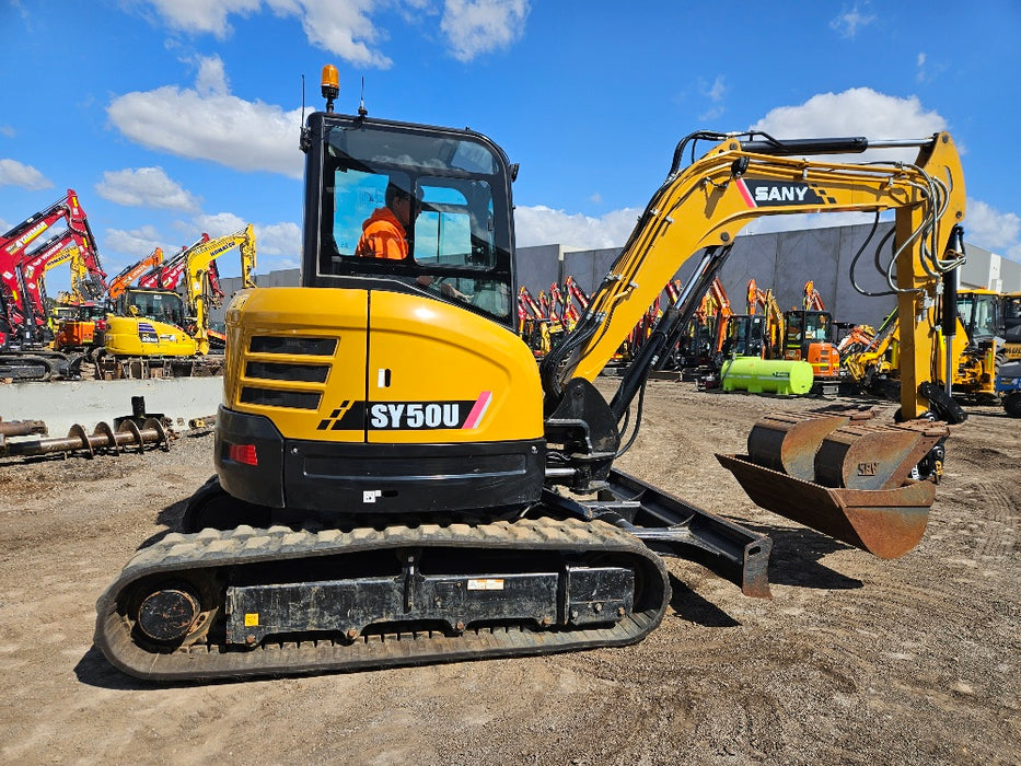 2022 SANY SY50U 5.3T EXCAVATOR WITH QC HITCH, A/C CAB, BUCKETS AND 260 HOURS