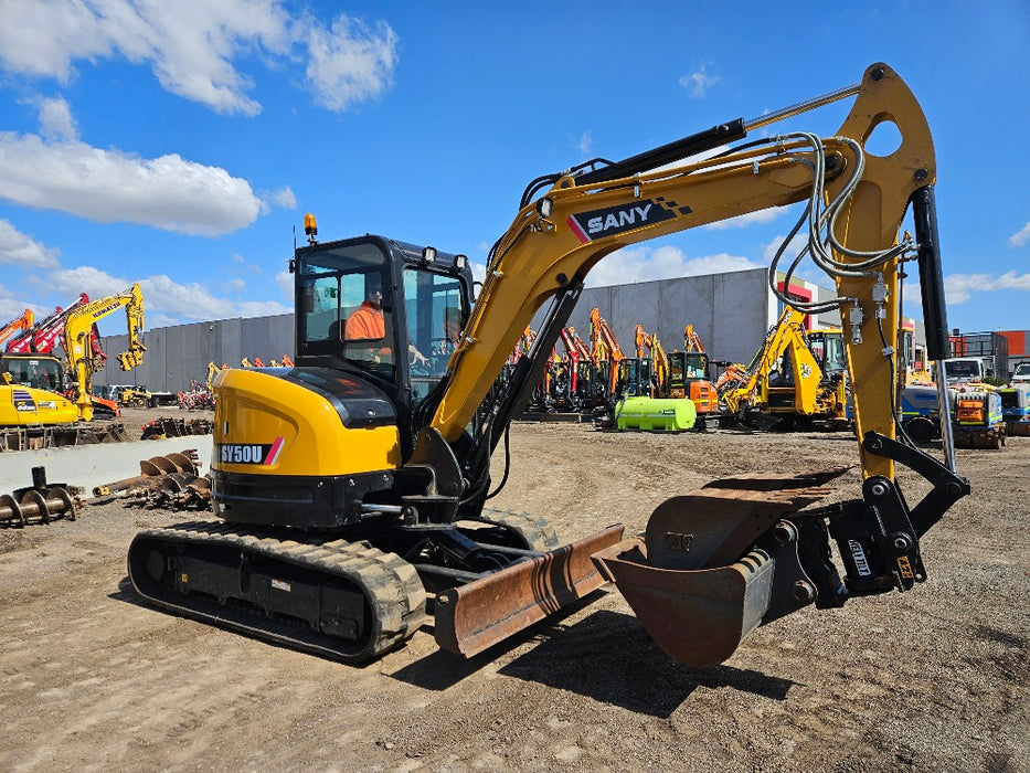 2022 SANY SY50U 5.3T EXCAVATOR WITH TILT HITCH, A/C CAB, BUCKETS AND 260 HOURS