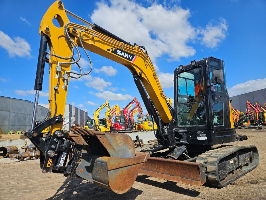 2022 SANY SY50U 5.3T EXCAVATOR WITH TILT HITCH, A/C CAB, BUCKETS AND 260 HOURS