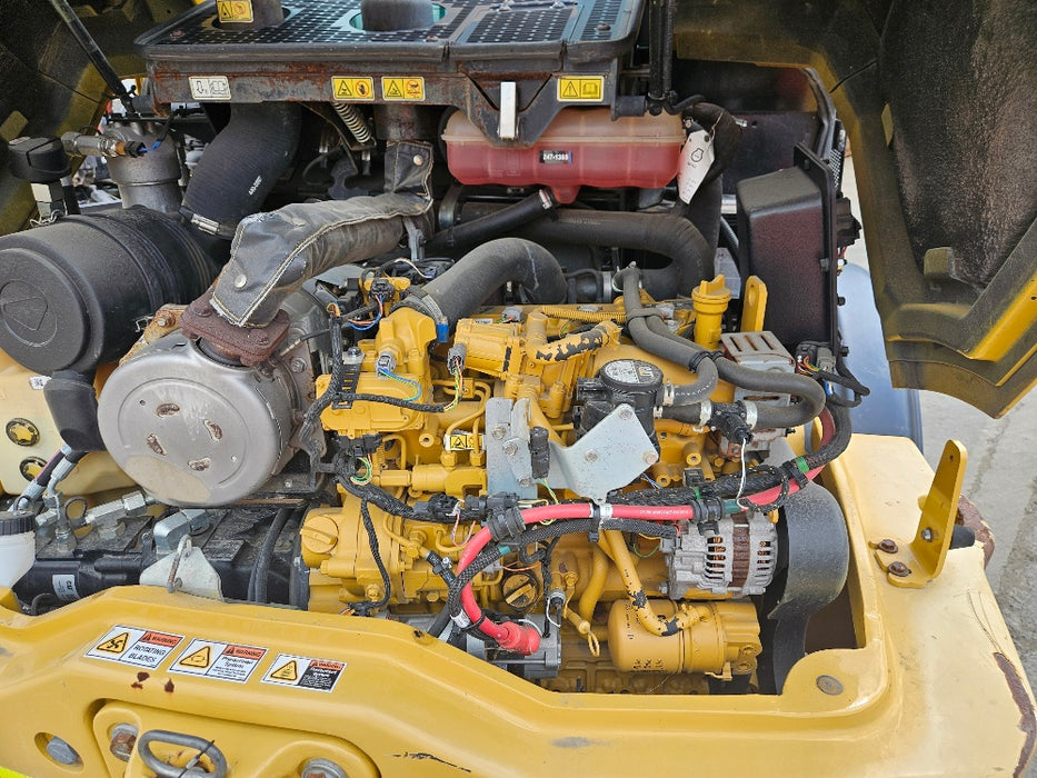 2020 CAT 906M WHEEL LOADER (L148) WITH CAB, QUICK HITCH, GP AND 1301 HOURS
