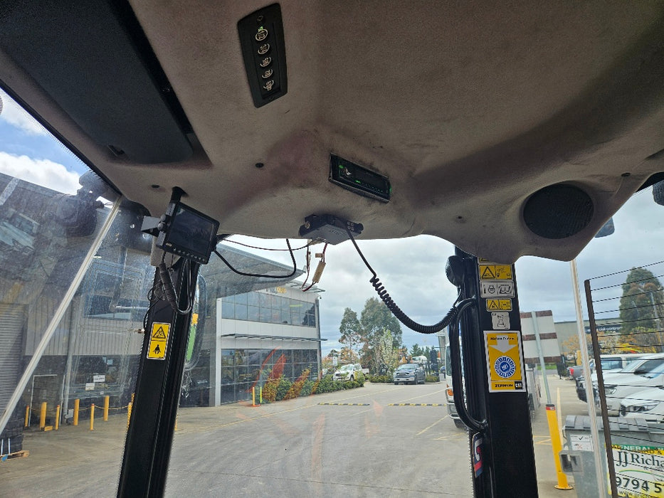 2020 CAT 906M WHEEL LOADER (L148) WITH CAB, QUICK HITCH, GP AND 1301 HOURS