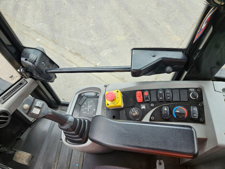 2020 CAT 906M WHEEL LOADER (L148) WITH CAB, QUICK HITCH, GP AND 1301 HOURS