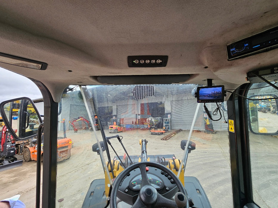 2020 CAT 906M WHEEL LOADER (L148) WITH CAB, QUICK HITCH, GP AND 1301 HOURS