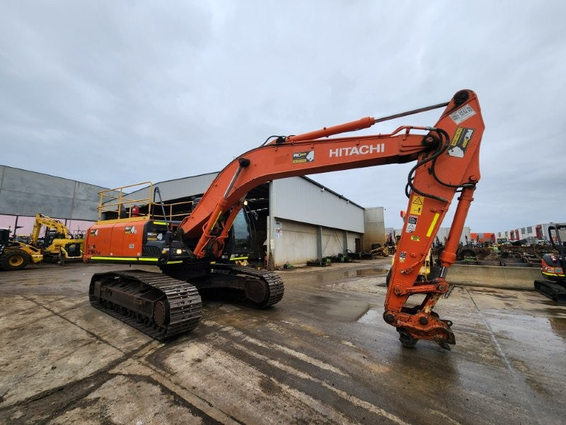 2020 HITACHI ZX290LC-5 29T EXCAVATOR (E256) WITH FULL CIVIL SPEC, 5470 HOURS