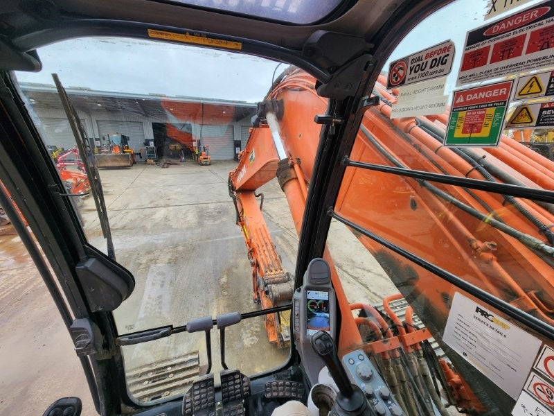 2020 HITACHI ZX290LC-5 29T EXCAVATOR (E256) WITH FULL CIVIL SPEC, 5470 HOURS