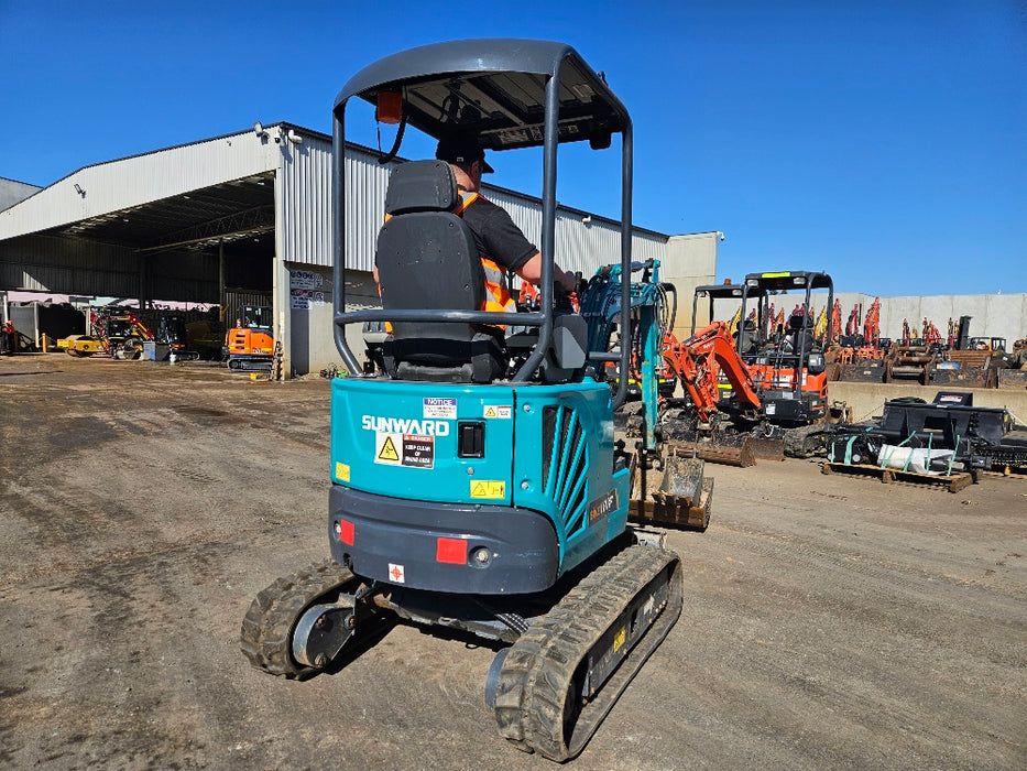2022 SUNWARD SWE18uf 1.9T EXCAVATOR WITH HYDRAULIC HITCH AND 175 HOURS