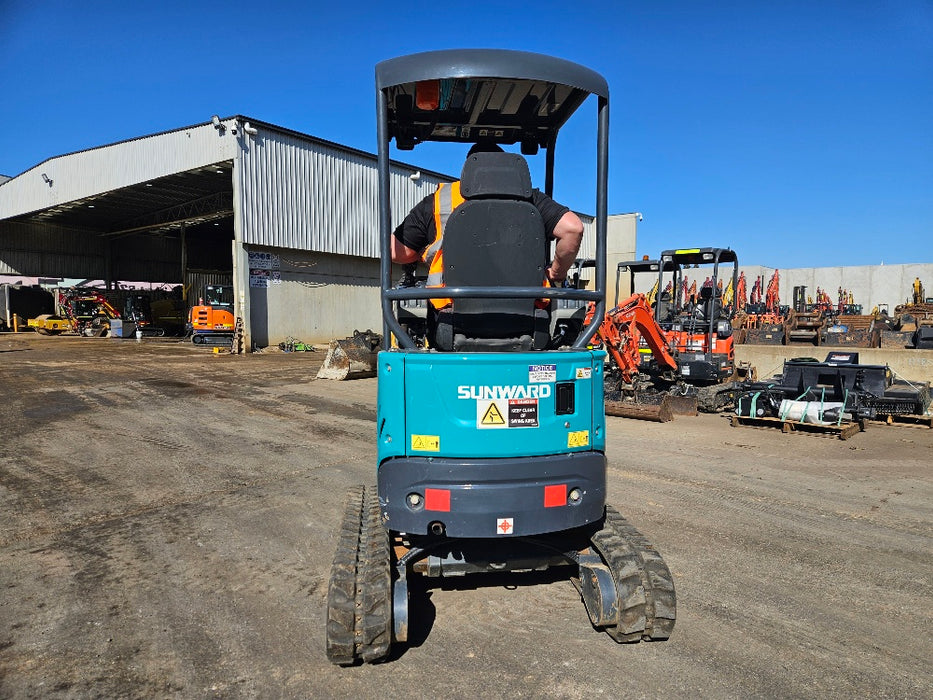 2022 SUNWARD SWE18uf 1.9T EXCAVATOR WITH HYDRAULIC HITCH AND 175 HOURS