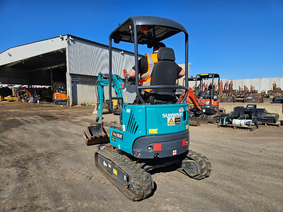 2022 SUNWARD SWE18uf 1.9T EXCAVATOR WITH HYDRAULIC HITCH AND 175 HOURS