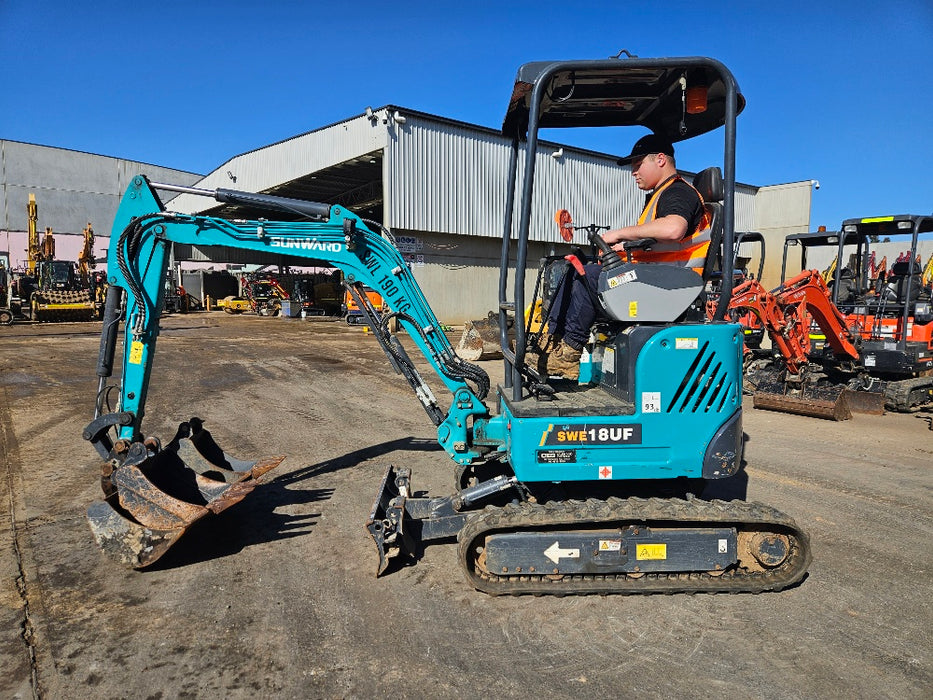 2022 SUNWARD SWE18uf 1.9T EXCAVATOR WITH HYDRAULIC HITCH AND 175 HOURS