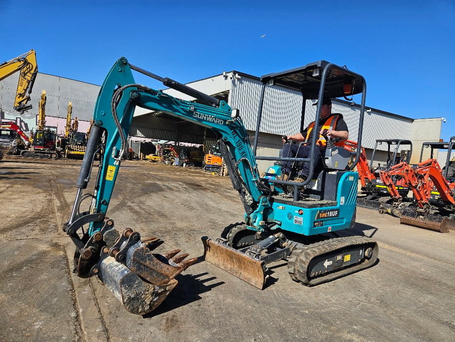 2022 SUNWARD SWE18uf 1.9T EXCAVATOR WITH HYDRAULIC HITCH AND 175 HOURS