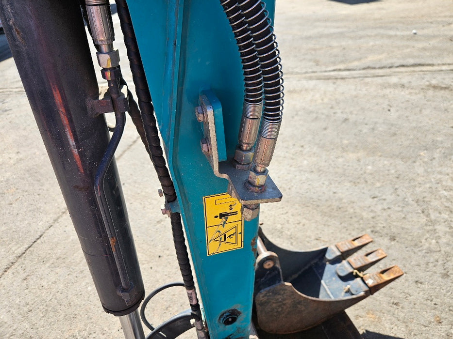 2022 SUNWARD SWE18uf 1.9T EXCAVATOR WITH HYDRAULIC HITCH AND 175 HOURS