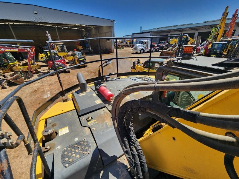 2021 SUMITOMO SH235X-6 25T EXCAVATOR (E310) WITH 3200 HOURS