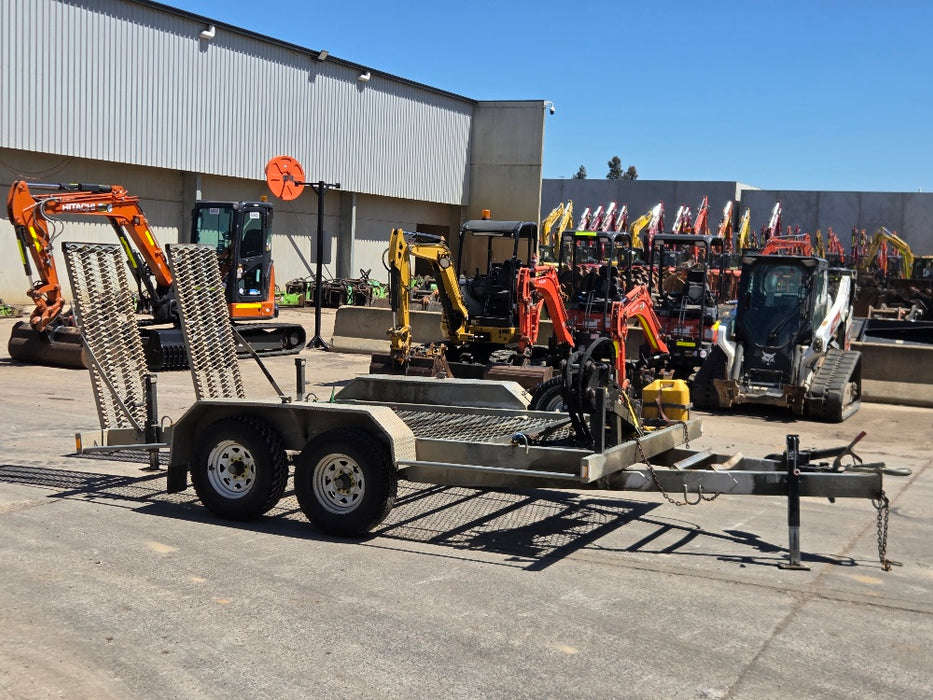 2019 CAT 302.7D 2.7T EXCAVATOR WITH HYDRAULIC HITCH, BUCKETS AND 3440 HOURS