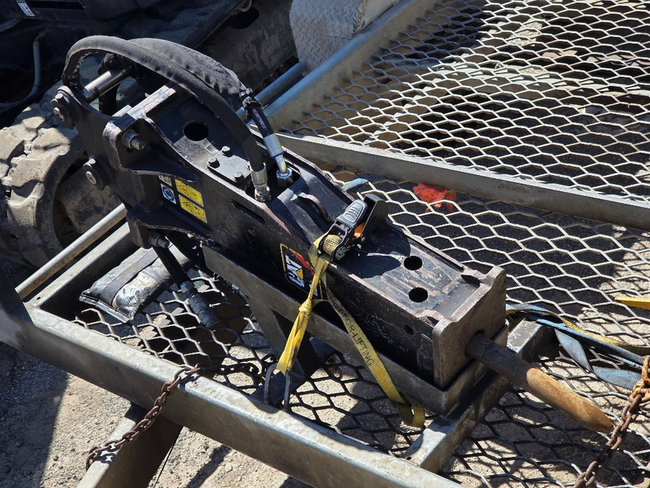 2019 CAT 302.7D 2.7T EXCAVATOR WITH HYDRAULIC HITCH, BUCKETS AND 3440 HOURS