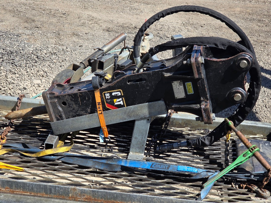 2019 CAT 302.7D 2.7T EXCAVATOR WITH HYDRAULIC HITCH, BUCKETS AND 3440 HOURS