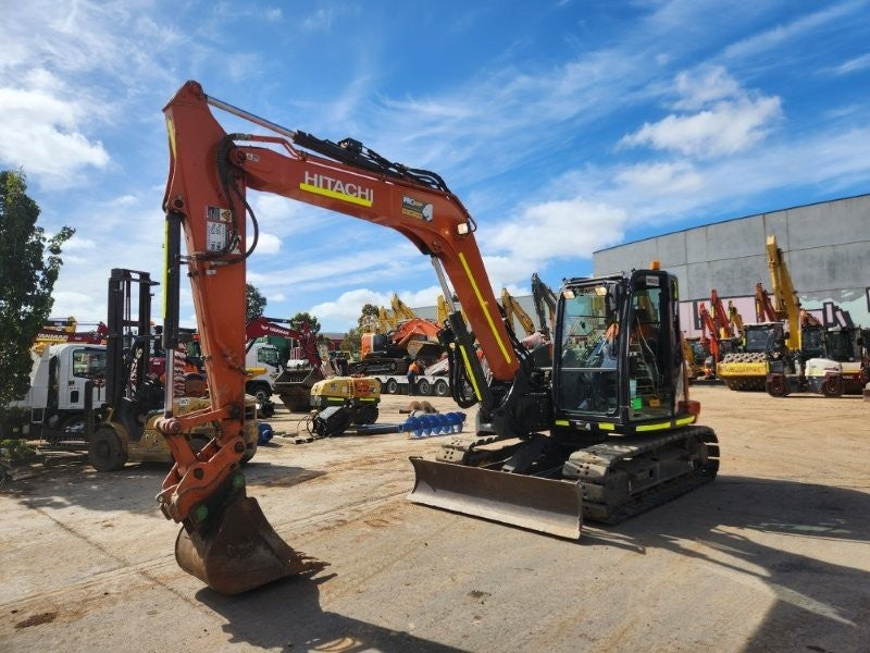 2022 HITACHI ZX85USB-5 8.5T EXCAVATOR (M828) WITH BUCKETS, CIVIL SPEC, 1360 HOURS