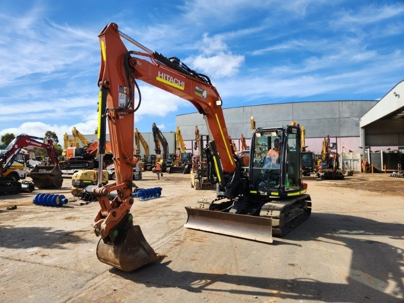 2022 HITACHI ZX85USB-5 8.5T EXCAVATOR (M828) WITH BUCKETS, CIVIL SPEC, 1360 HOURS