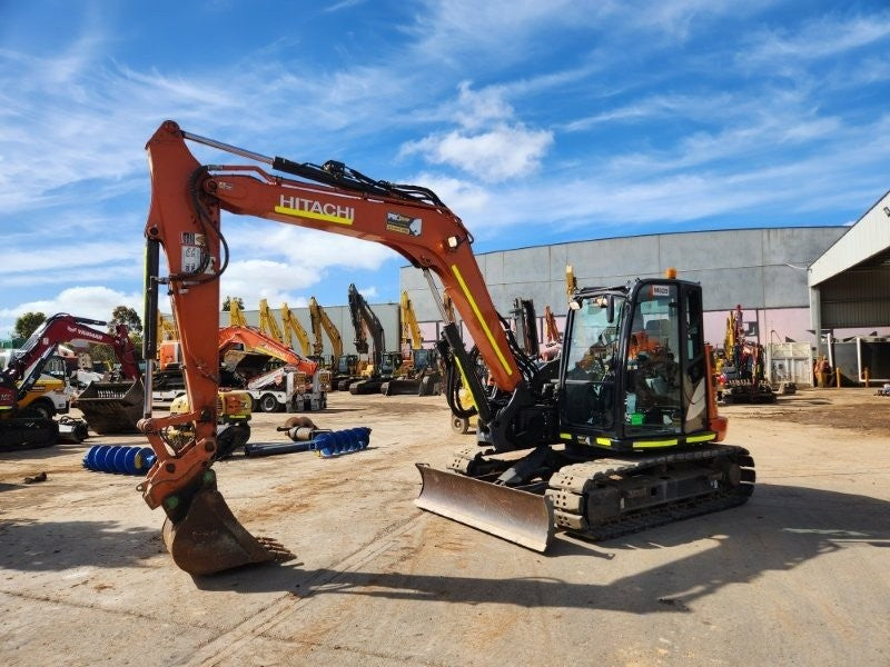 2022 HITACHI ZX85USB-5 8.5T EXCAVATOR (M828) WITH BUCKETS, CIVIL SPEC, 1360 HOURS