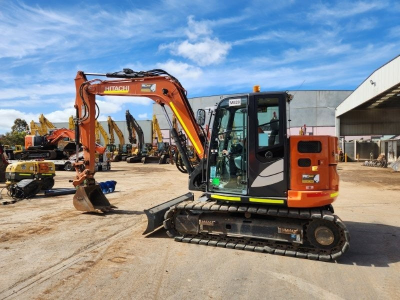 2022 HITACHI ZX85USB-5 8.5T EXCAVATOR (M828) WITH BUCKETS, CIVIL SPEC, 1360 HOURS