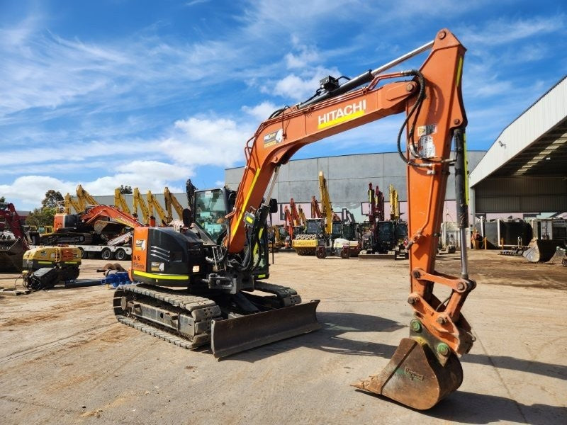 2022 HITACHI ZX85USB-5 8.5T EXCAVATOR (M828) WITH BUCKETS, CIVIL SPEC, 1360 HOURS