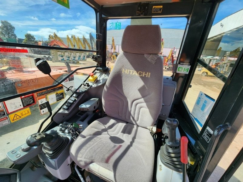 2022 HITACHI ZX85USB-5 8.5T EXCAVATOR (M828) WITH BUCKETS, CIVIL SPEC, 1360 HOURS