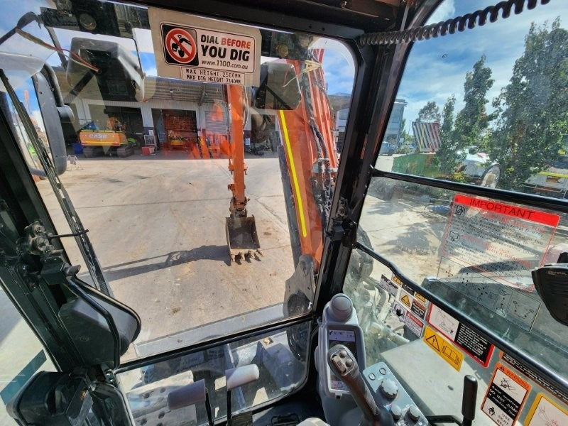 2022 HITACHI ZX85USB-5 8.5T EXCAVATOR (M828) WITH BUCKETS, CIVIL SPEC, 1360 HOURS