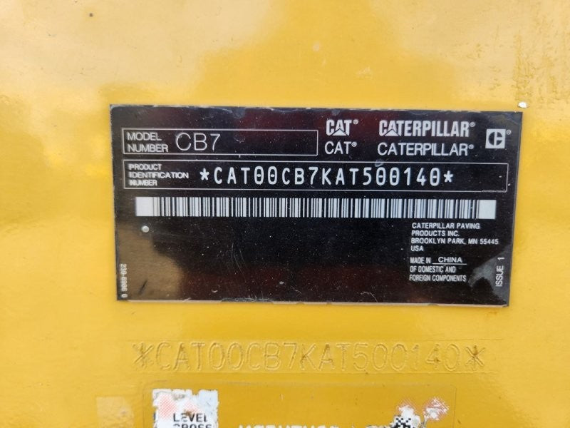 2018 CAT CB7 8T TWIN SMOOTH DRUM ROLLER (R404) WITH CIVIL SPEC AND 800 HOURS