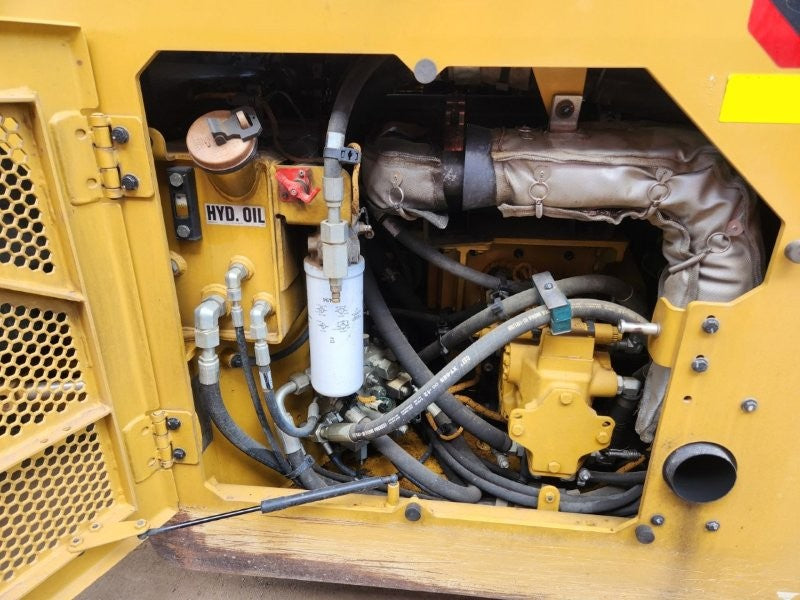 2018 CAT CB7 8T TWIN SMOOTH DRUM ROLLER (R404) WITH CIVIL SPEC AND 800 HOURS