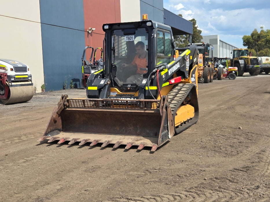 2023 HYUNDAI HT100V TRACK LOADER (T601) WITH HIGH FLOW, 260 HOURS