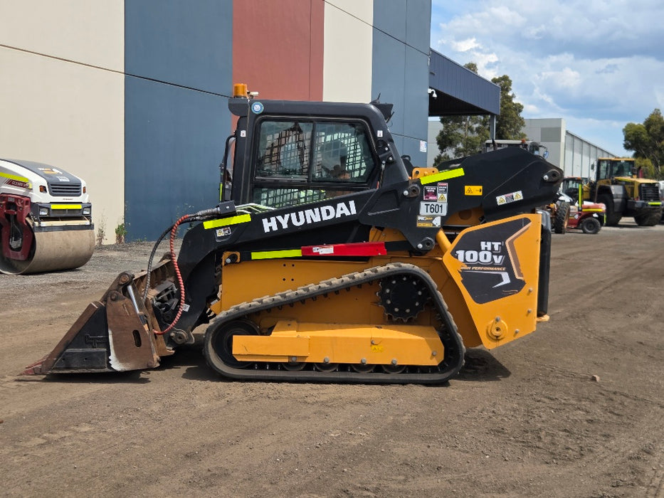 2023 HYUNDAI HT100V TRACK LOADER (T601) WITH HIGH FLOW, 260 HOURS