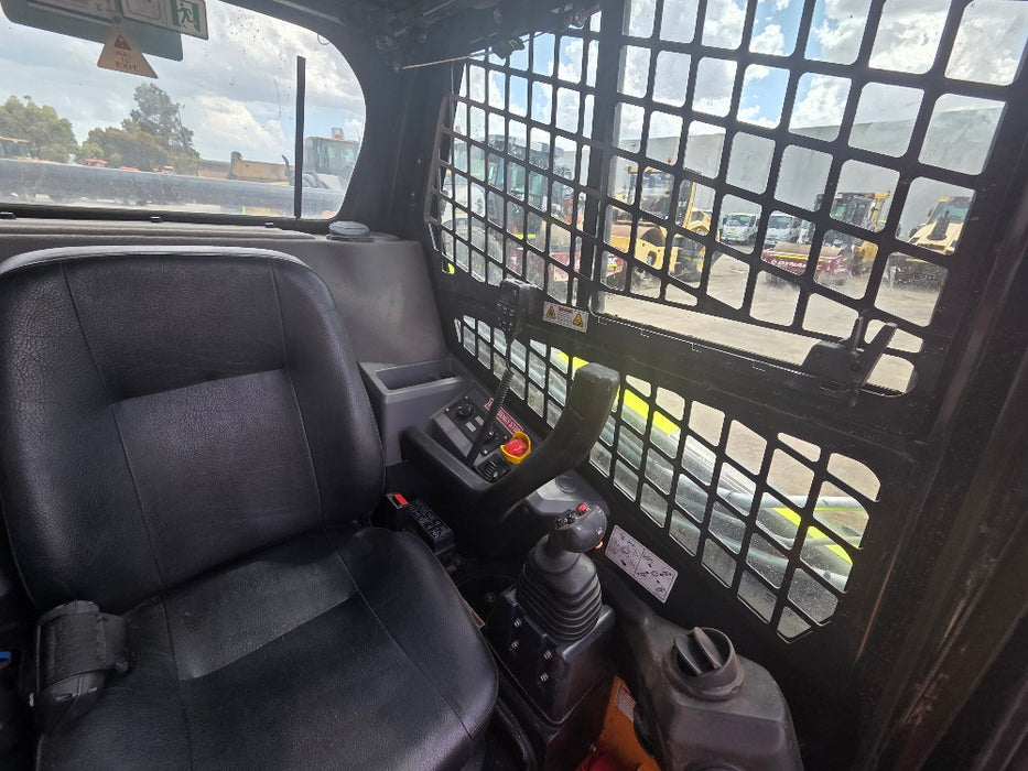 2023 HYUNDAI HT100V TRACK LOADER (T601) WITH HIGH FLOW, 260 HOURS