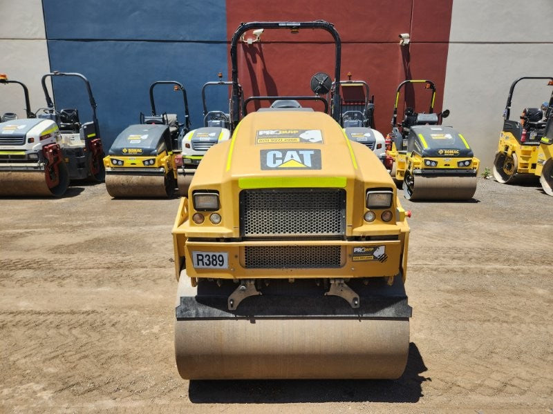2018 CAT CB34B 4T TANDEM DRUM ROLLER (R389) WITH 750 HOURS