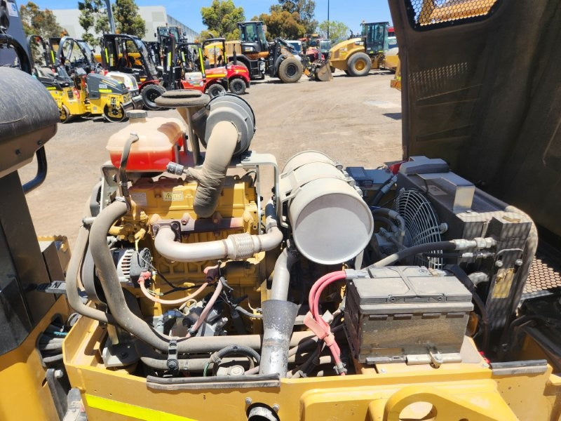 2018 CAT CB34B 4T TANDEM DRUM ROLLER (R389) WITH 750 HOURS