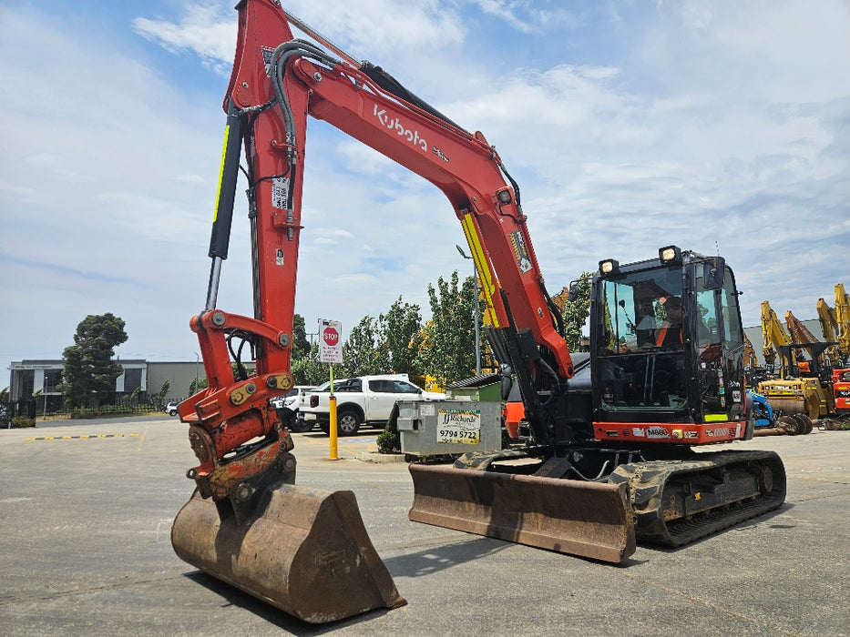 2022 KUBOTA KX080 8.4T EXCAVATOR (M886) WITH TILT HITCH, BUCKETS, 1890 HRS