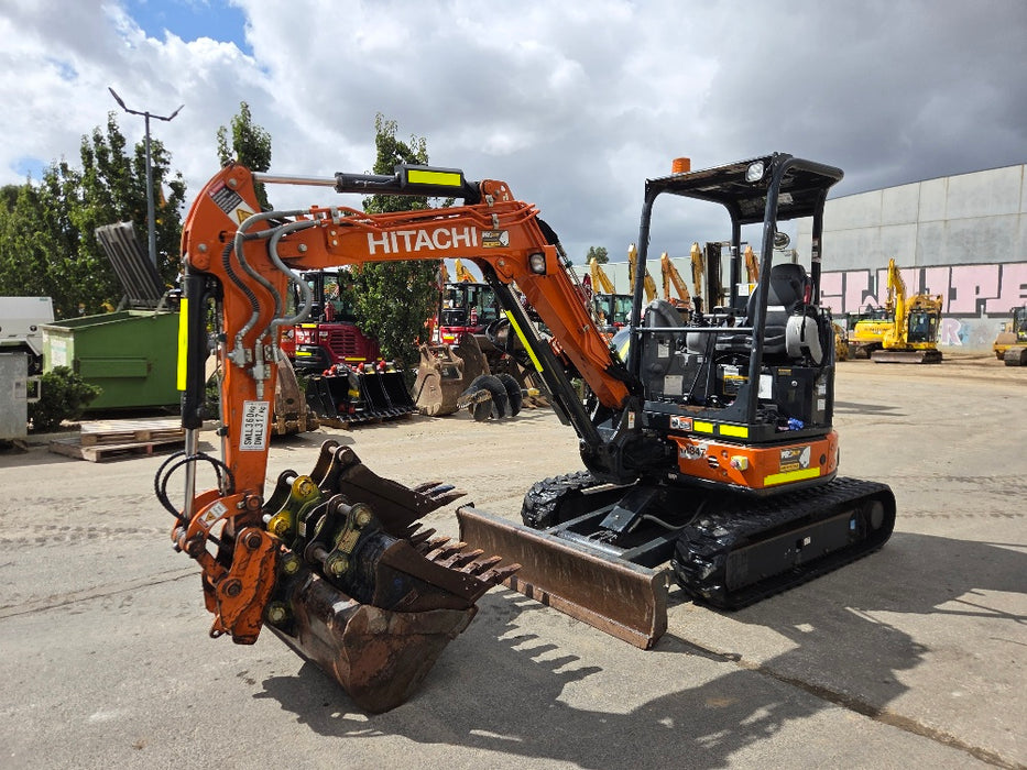 2021 HITACHI ZX33U-5 3.4T EXCAVATOR (M847) WITH LOW 770 HOURS