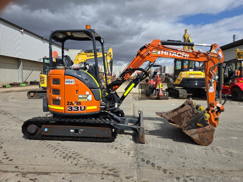 2021 HITACHI ZX33U-5 3.4T EXCAVATOR (M847) WITH LOW 770 HOURS