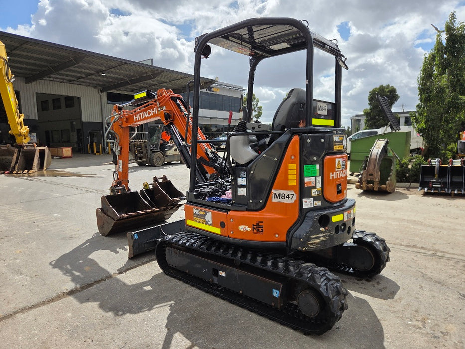 2021 HITACHI ZX33U-5 3.4T EXCAVATOR (M847) WITH LOW 770 HOURS