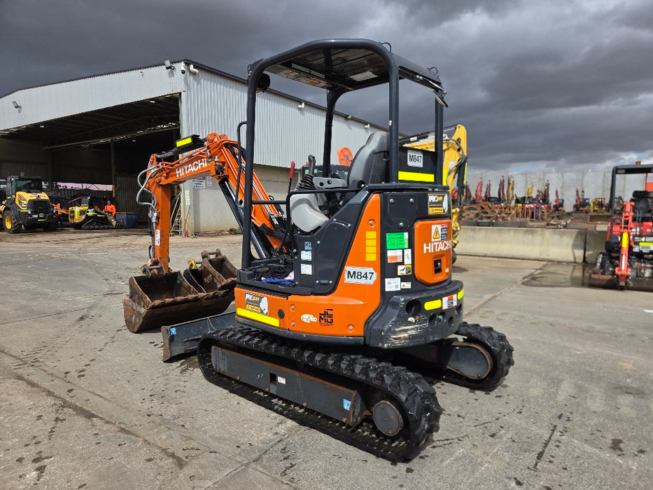 2021 HITACHI ZX33U-5 3.4T EXCAVATOR (M847) WITH LOW 770 HOURS